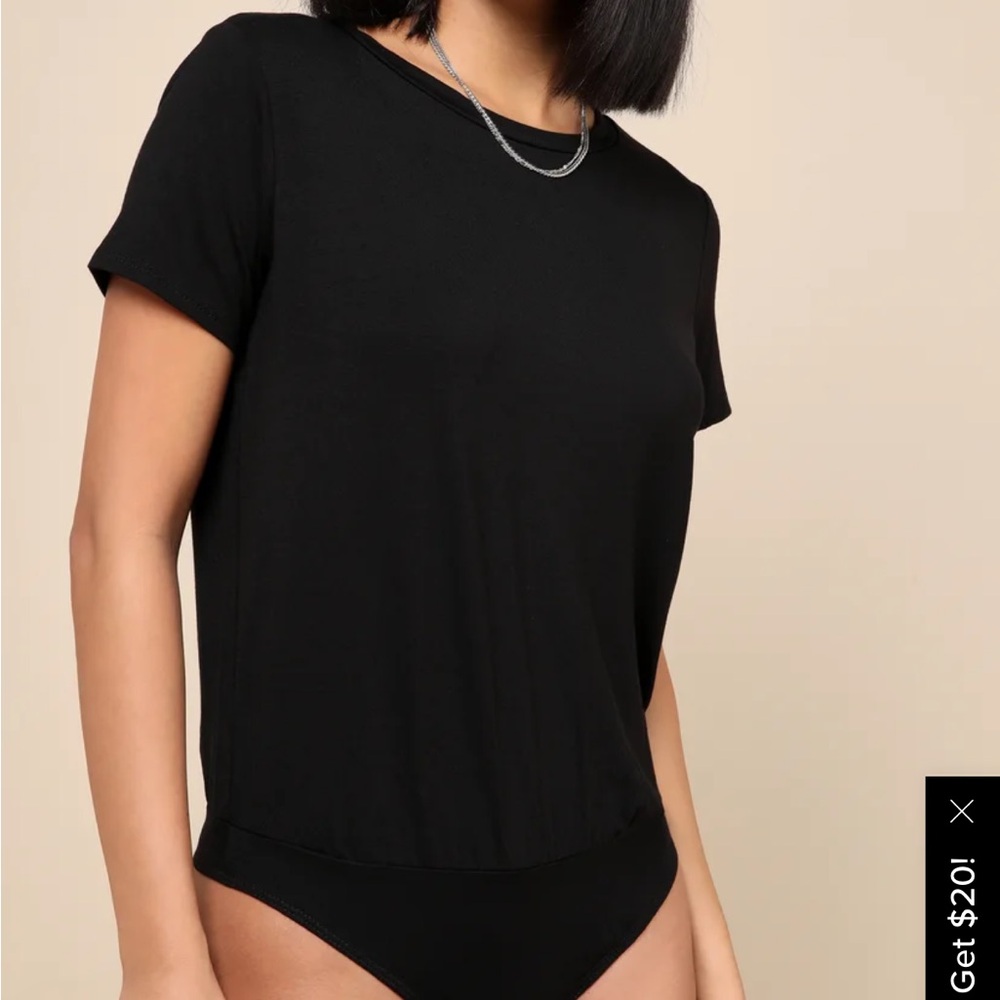 Lulu's Black Short Sleeve T-Shirt